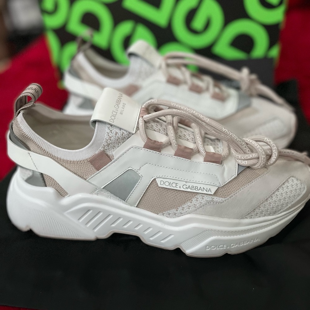 Men shoes dolce & Gabbana size 435 10.5 good condition